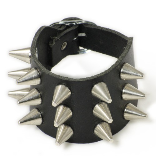 Kegelnieten Armband, 3-reihig